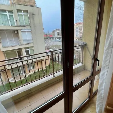 2 Bedroom Apartment In Central Sunny Beach Pool Lägenhet